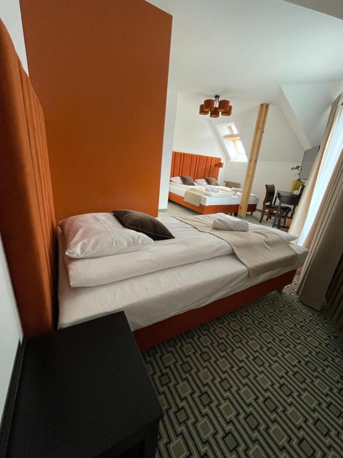 Kwarc Restauracja & Pokoje Hotelowe Susiec Dış mekan fotoğraf